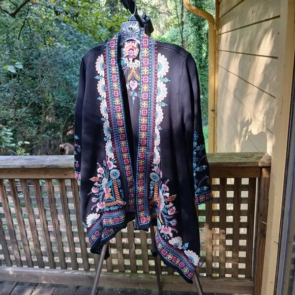 'Delphine' Draped Cardigan Black Cardigan Vibrant Floral Floral Embroidery SzL - Picture 12 of 12